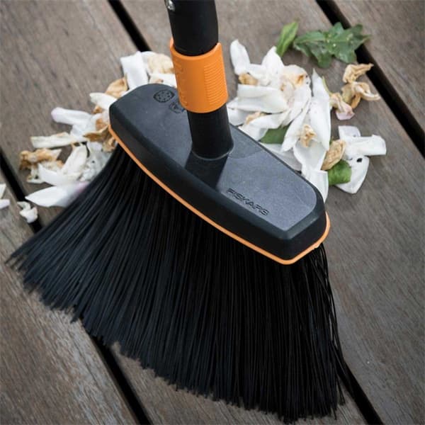 Fiskars Fejning Quikfit 26 Cm Børste Sort