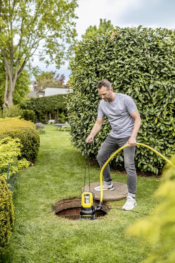 Kärcher SP 17.000 dränkbar pump med platt nivåsensor för klart vatten