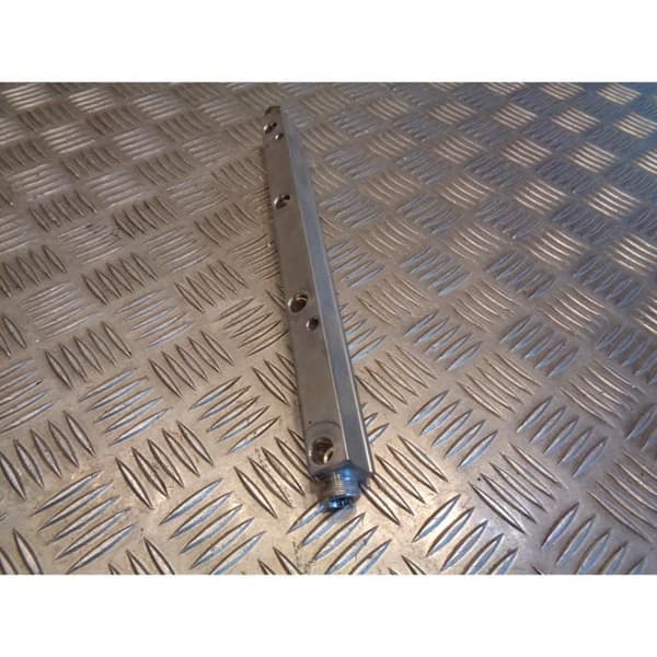 bränsleskena injektorskena motorcykel honda cbr 1100 xx sc35- USED