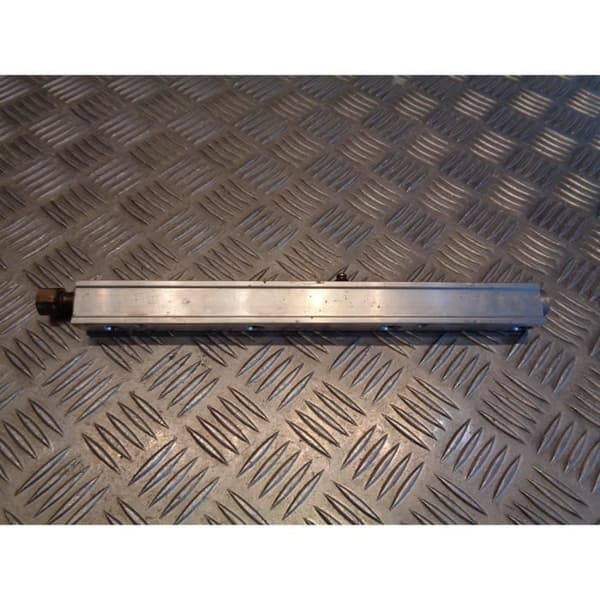 bränsleskena injektorskena motorcykel honda cbr 1100 xx sc35- USED