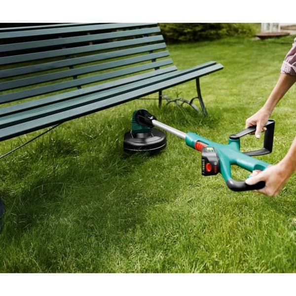 Set med 5 ersättningsblad för ART 26-18 Li trimmers - BOSCH - Tillverkad av mer motståndskraftig och formbar nylon 66