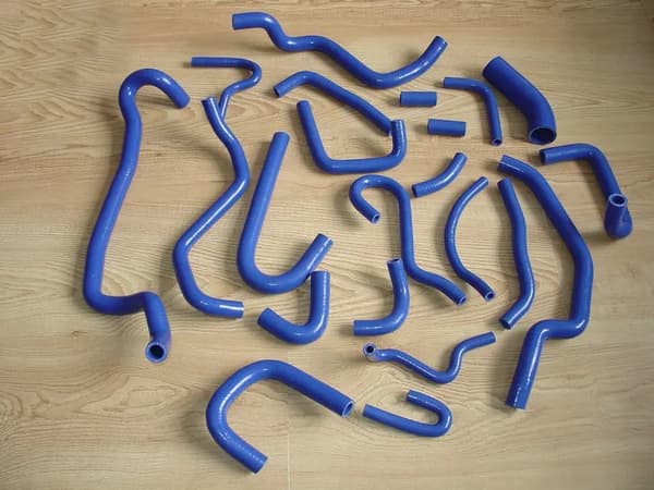 Højtydende silikonevarmeradiatorslangekit, ekstrem temperaturmodstand, holdbar tykkelse,Rød
