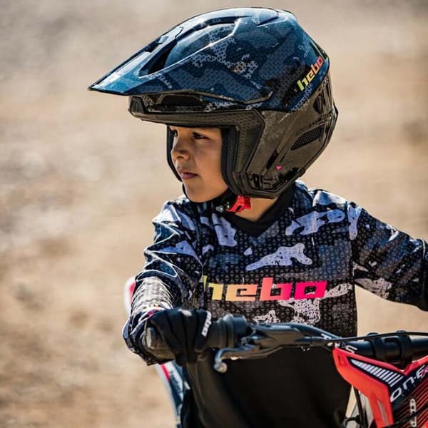 Hebo Pro Trial V Kamu T-shirt Med Lange ærmer Sort 10 Years Dreng