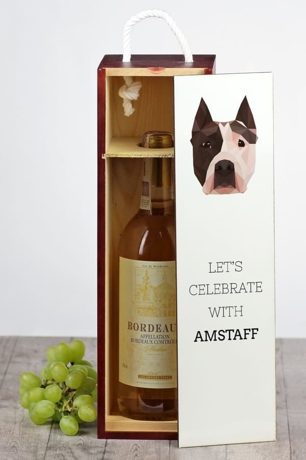 Amerikkalainen staffordshiren terrieri, Amstaff, Amstaf - geometrinen laatikko valokuvalla ja kirjoituksella Art-Dog