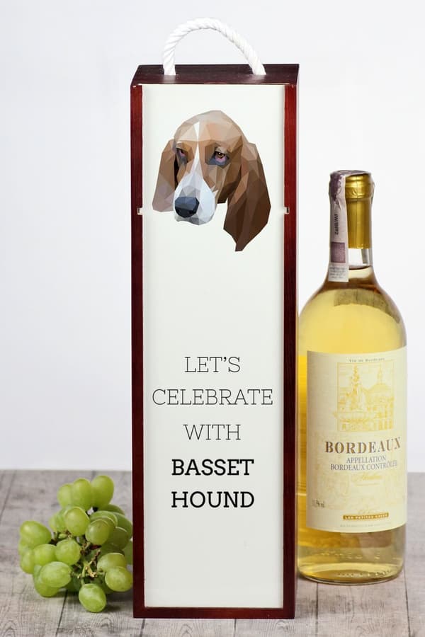 Basset Hound - en geometrisk æske med et foto og en inskription til Art-Dog vin