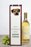 Pikkukuva 4 / 6: Borderterrieri - geometrinen laatikko, jossa on valokuva ja kirjoitus Art-Dog -viinille