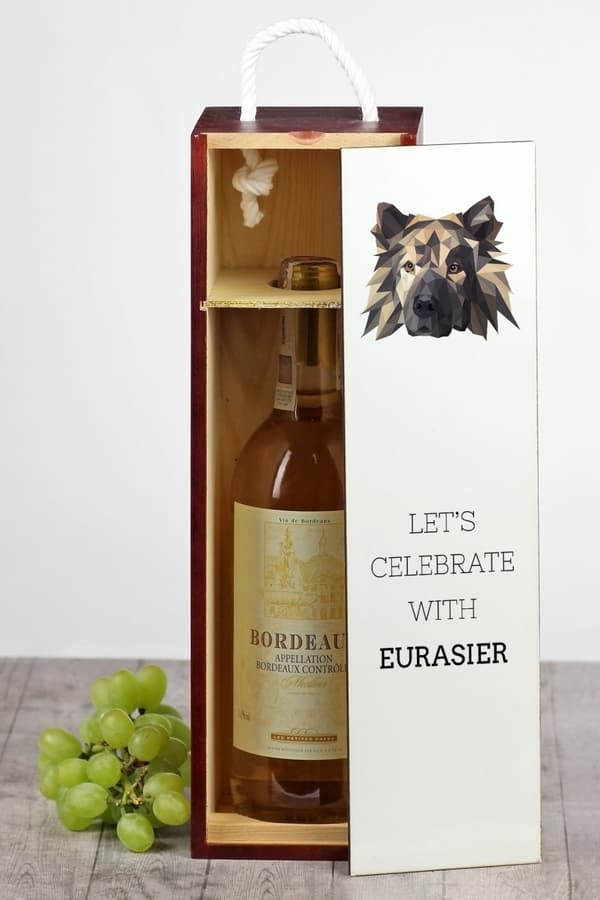 Eurasier, Eurasian - en geometrisk kasse med et foto og en inskription til Art-Dog vin