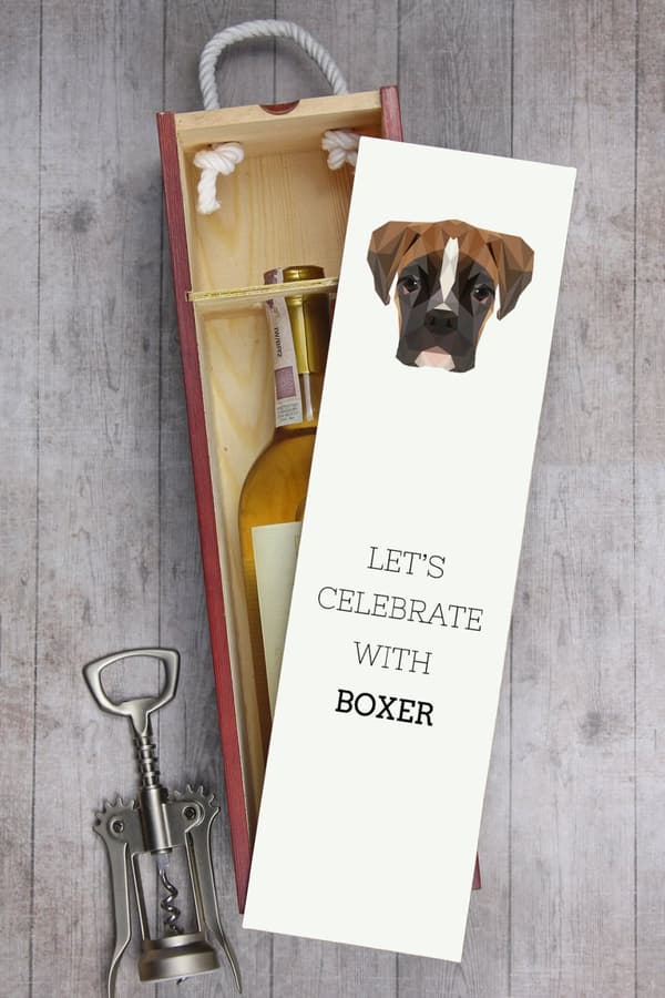 Boxer, Boxer III - en geometrisk låda med ett foto och en inskription för Art-Dog-vin