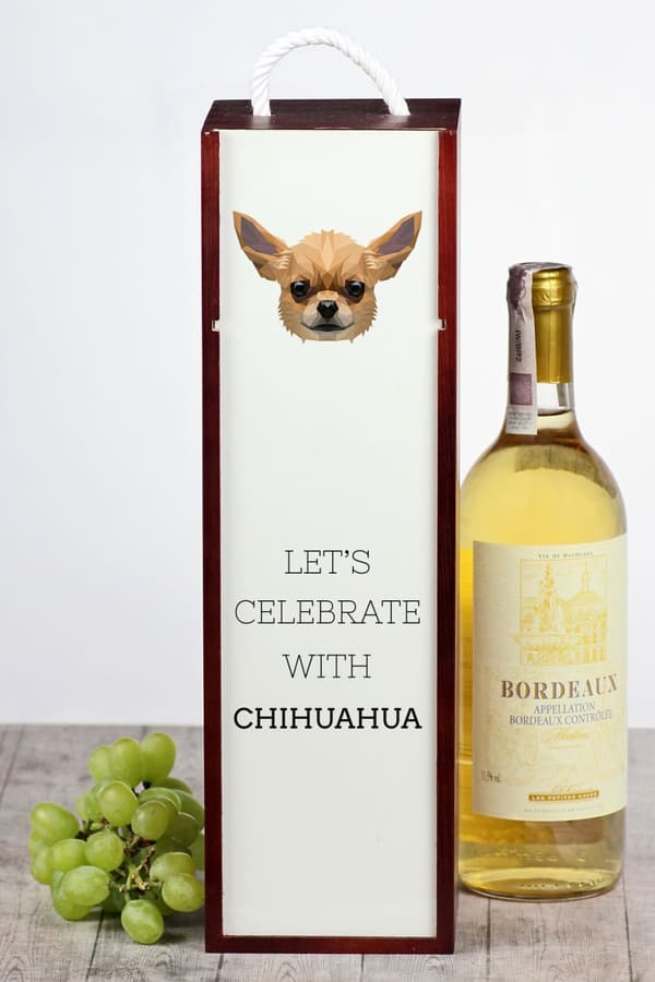 Korthåret Chihuahua - en geometrisk æske med et foto og en inskription til Art-Dog vin