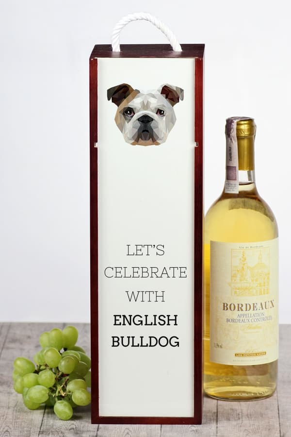 Englanninbulldog, Bulldog - geometrinen laatikko, jossa on valokuva ja kirjoitus Art-Dog-viinille