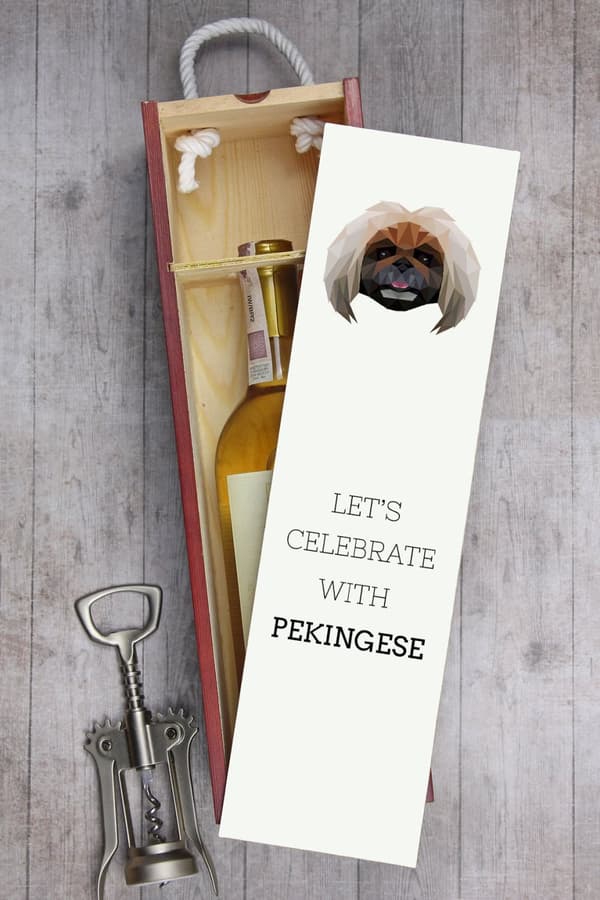 Pekingese - en geometrisk låda med ett foto och en inskription för Art-Dog-vin