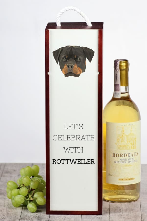 Rottweiler - en geometrisk låda med ett foto och en inskription för Art-Dog-vin