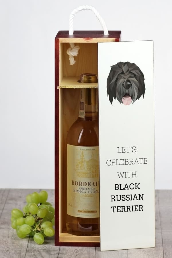 Russian Black Terrier - en geometrisk låda med ett foto och en inskription för vin av Art-Dog