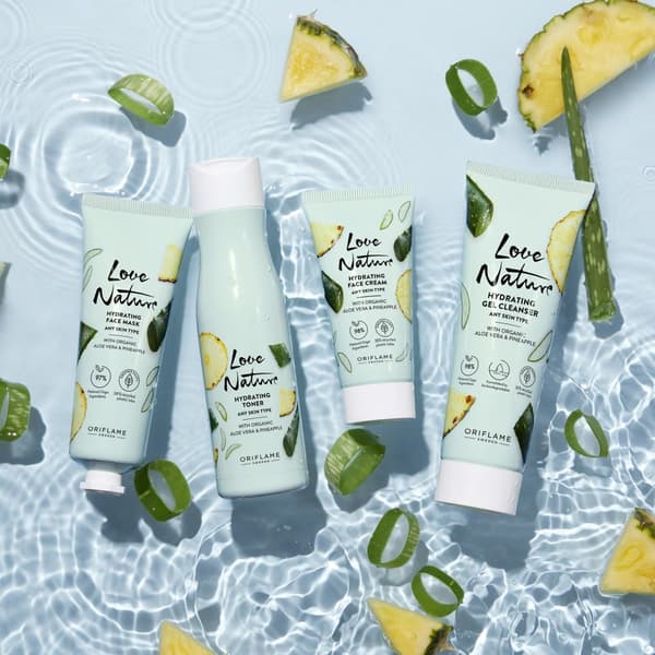 Oriflame Love Nature Återfuktande ansiktsmask med ekologisk aloe vera och ananas 75 ml
