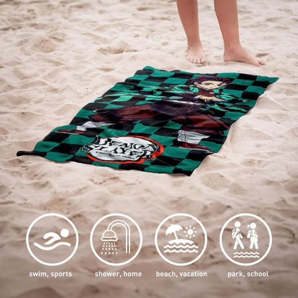 Demon Slayer Badhandduk – Strandhandduk 70x140 cm (Snabbtorkande)
