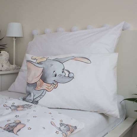 Barnsängset med Disney Dumbo i grått, 100×135 cm och 40×60 cm