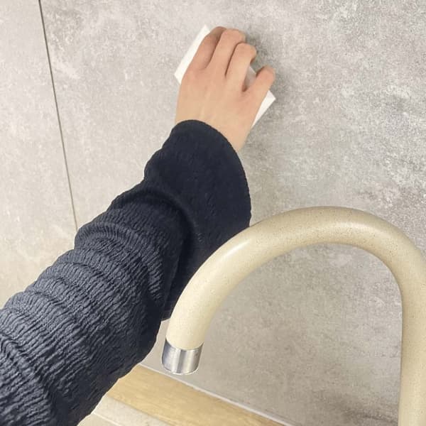 Magisk melaminsvamp tar bort tuffa fläckar