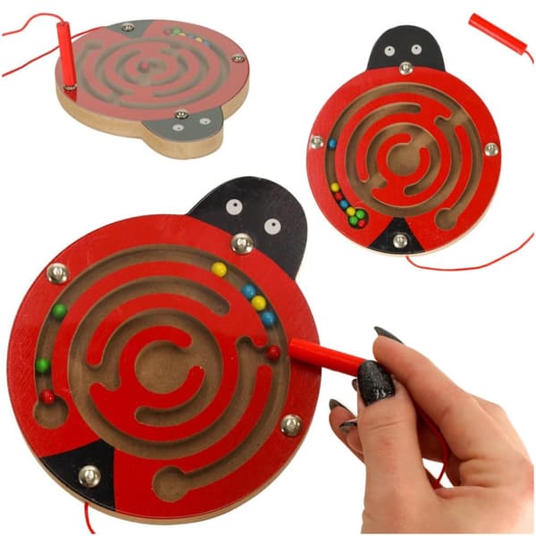 Magnetisk labyrint med nyckelpigabollar
