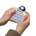Miniatyrbilde 6 av 9: Pop it astronaut elektroniskt antistressspel
