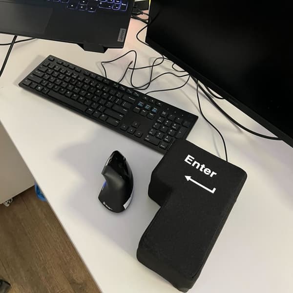 ENTER-knapp stor antistress-USB-kudde