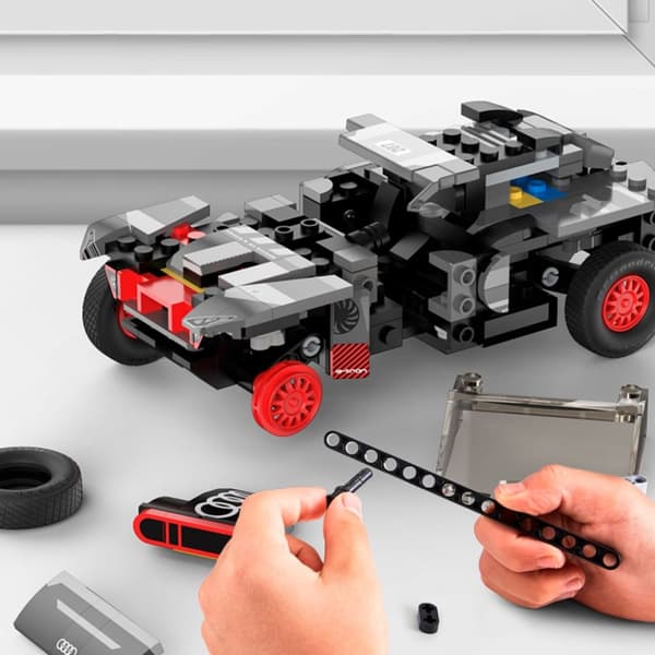 RC-bil 1:30 Audi RS Q e-tron-kuddar