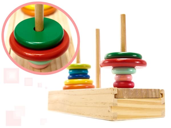 Träpyramid med bastorn, regnbågssorterare