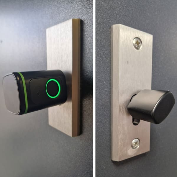 Dörrlås med fingeravtryckscylinder svart