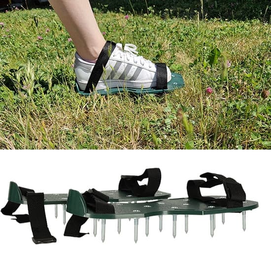 Luftningsmaskin gräsmatta vertikalskärare spikade gräsmatteskor
