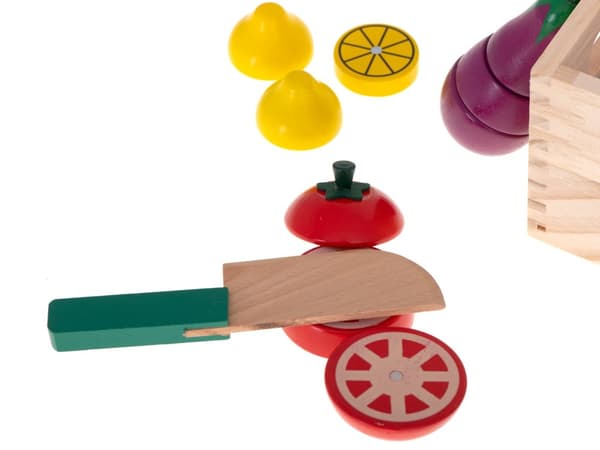 Trägrönsaker att skära med magnet i låda + tillbehör