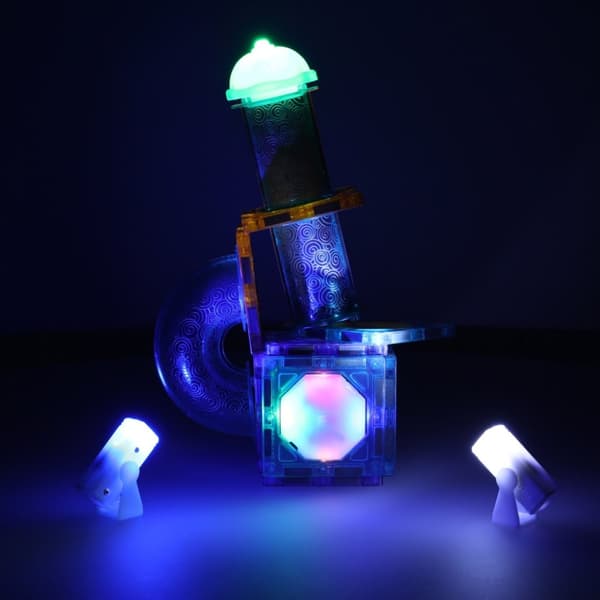 Lysande magnetisk marmorbollsbana med 49 element
