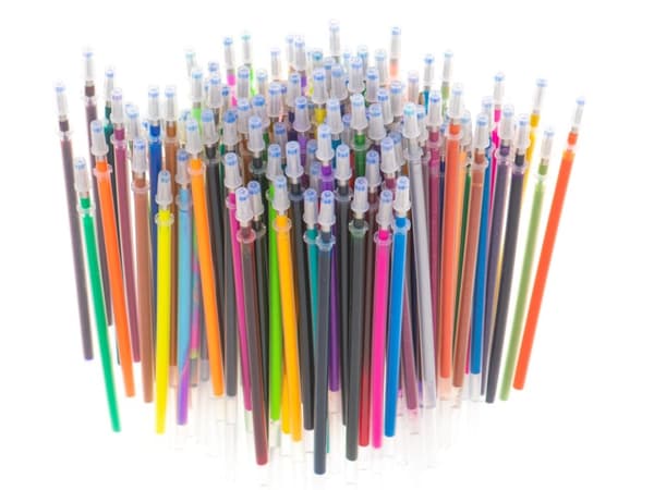 Färgade gelpennor i etui 120 st + 120 refills