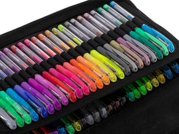 Färgade gelpennor i etui 120 st + 120 refills