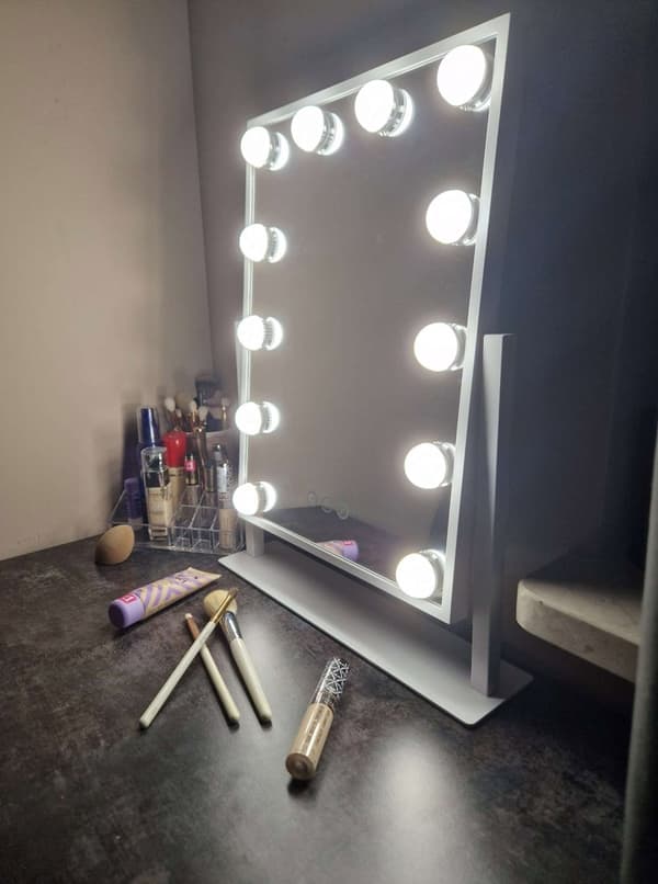 LED-sminkspegel med USB-lampor 30x40cm