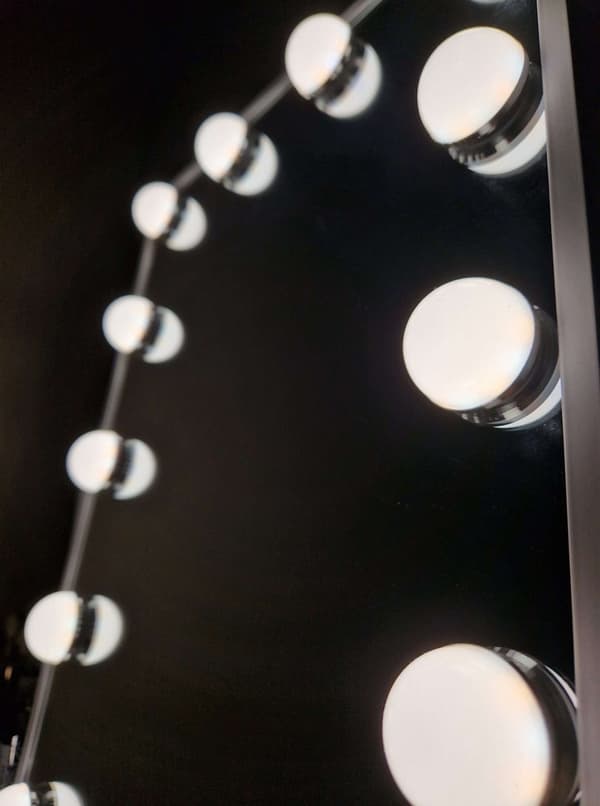 LED-sminkspegel med USB-lampor 30x40cm