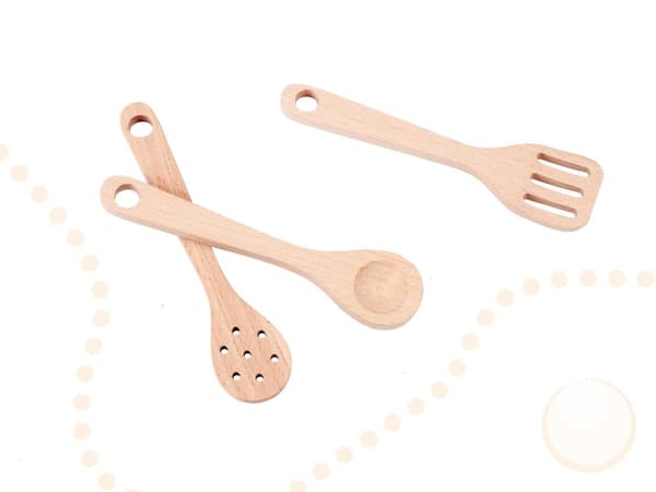 Barnkök i retrostil i MDF-trä med bohemiska accessoarer