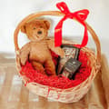 Miniatyrbild 2 av 4: Frisure Strimlat papper - Creative Deco - 1 kg - Röd - Kraftpapper - Presentförpackning