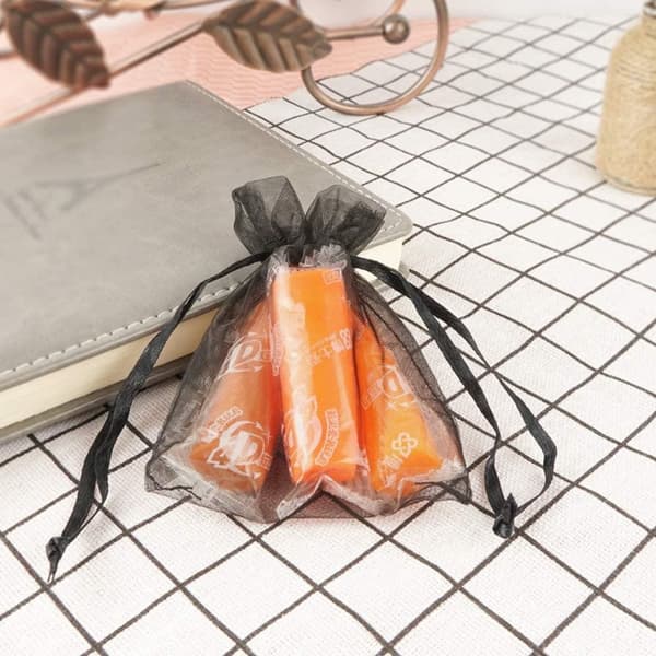 50x Lahjapussit / Organza-Pussit - Musta