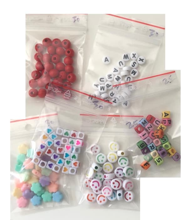 storpack pärlor och berlocker 20 påsar rensning