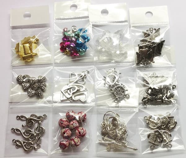 storpack pärlor och berlocker 20 påsar rensning