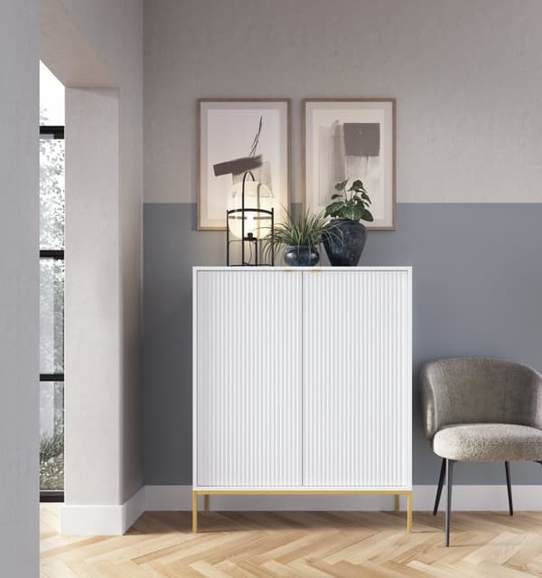 Kommode: to låger, seks hylder, Farve: hvid, rammefarve: guld Møbelmål: bredde: 104 cm, højde: 125 cm, dybde: 39 cm,