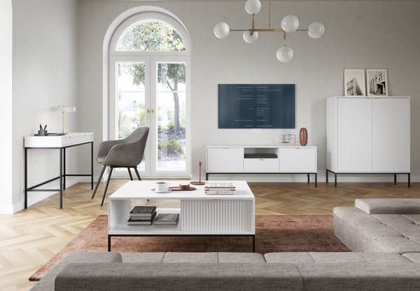 Kommode: tre skuffer, tre låger, seks hylder, Farve: hvid, rammefarve: sort Møbelmål: bredde: 154 cm, højde: 83 cm, dybde: 39 cm,