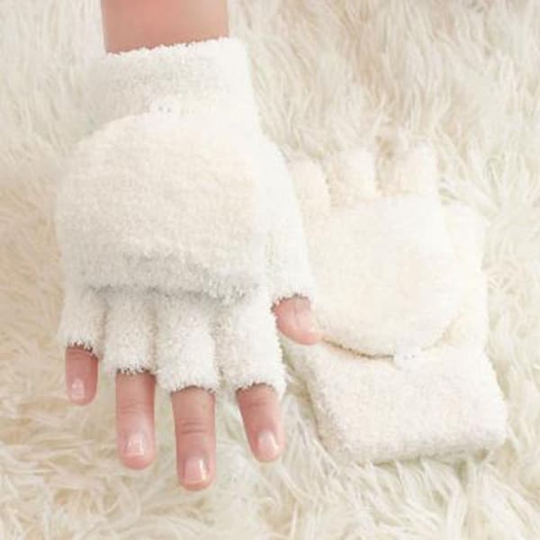 Ainutlaatuiset tuumat ja nelikulmaiset käsineet pehmeästä materiaalista fleece 2 in 1