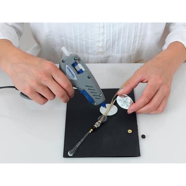 Set med 12 DREMEL universella limstift 7mm 165°C