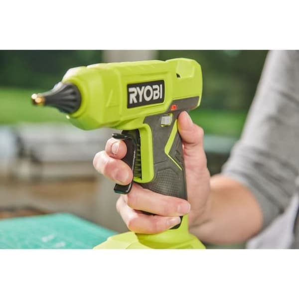RYOBI - 18 V ONE+ -liimapistooli - lämpenee 3 minuutissa - lämpötilan ilmaisin - puikon halkaisija 12 mm - 3 liimapuikkoa - RGLU18-0