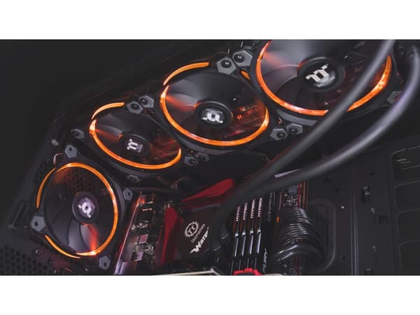 Thermaltake Riing 12 RGB Fan TT Premium Edition - Kabinettvifte - 120 mm