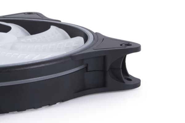Alphacool Rise Aurora, Fan, 14 cm, 2000 RPM, 38,4 dB, 154,1 m³/h, Svart