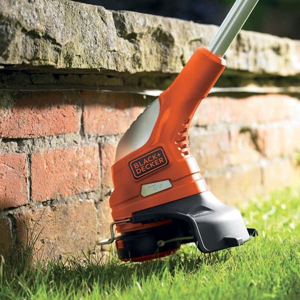 Grästrimmer BLACK+DECKER 23 cm - med batteri 18 V 2 Ah - GLC1823L20-QW - Svängbar huvud 180°