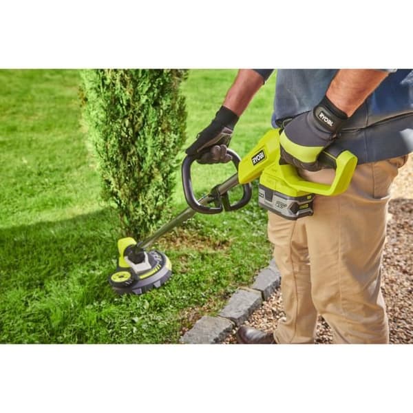 18V kanttrimmer - RYOBI - RY18LT33A-0 - skär Ø 33 cm - kantskärningsfunktion - vajer Ø 1 x 1,65 mm - Levereras utan batteri
