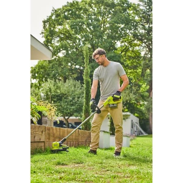 18V kanttrimmer - RYOBI - RY18LT33A-0 - skär Ø 33 cm - kantskärningsfunktion - vajer Ø 1 x 1,65 mm - Levereras utan batteri