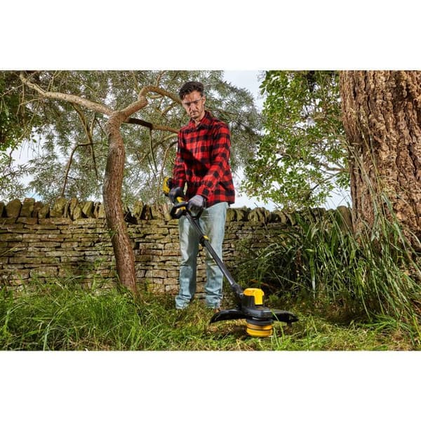 STANLEY FATMAX V20 33 cm Borstlös 18V strängtrimmer SFMCSTB933M-QW - 1 4Ah batteri + laddare